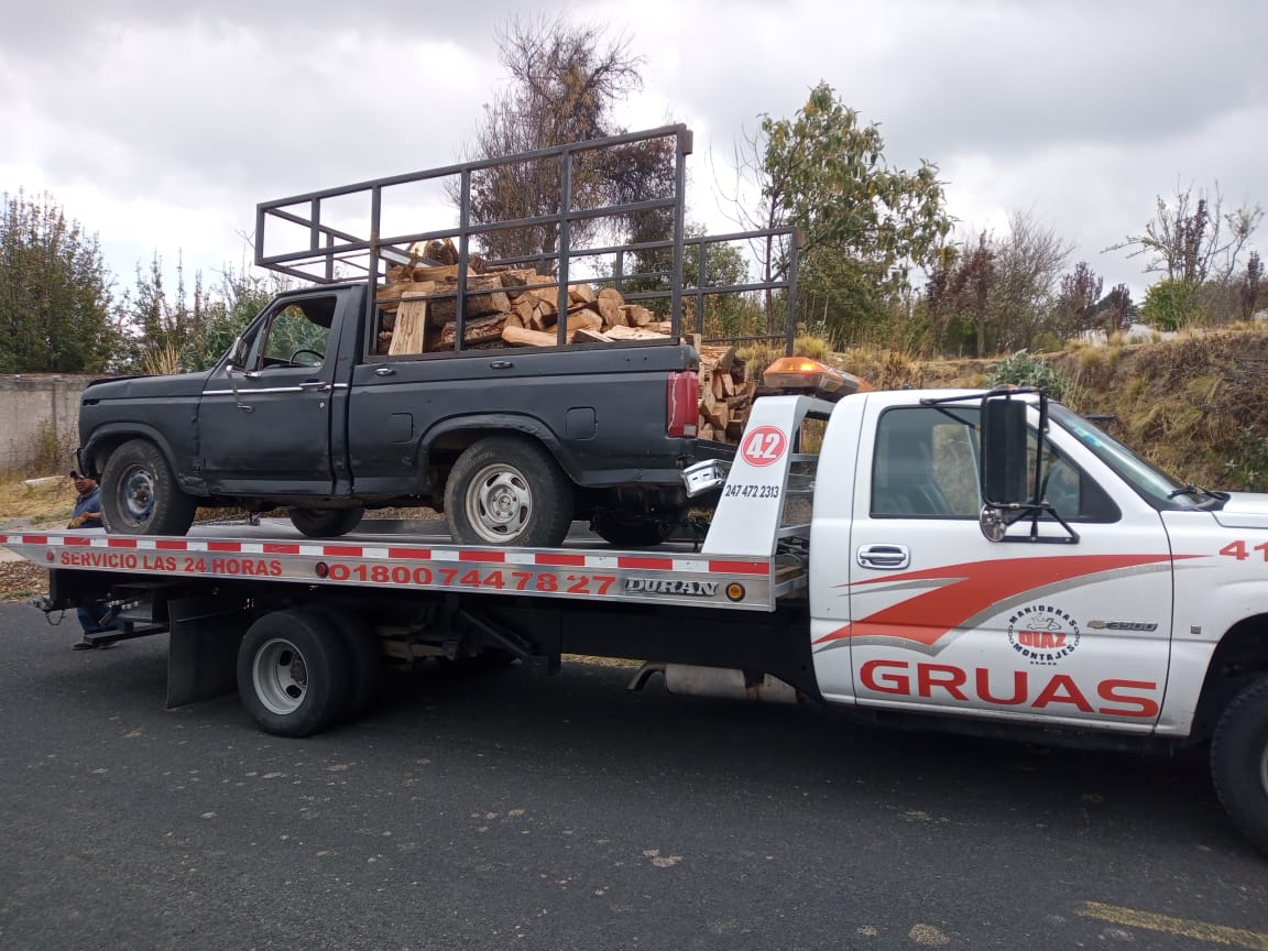 Aseguró SSC una camioneta con material forestal en La Malinche